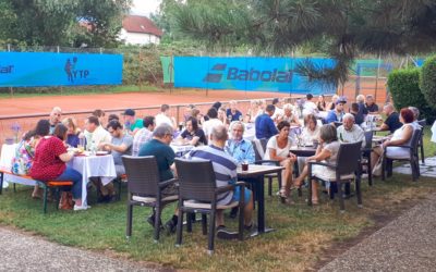 Burger, Drinks und gute Musik beim Sommerfest im Sportpark